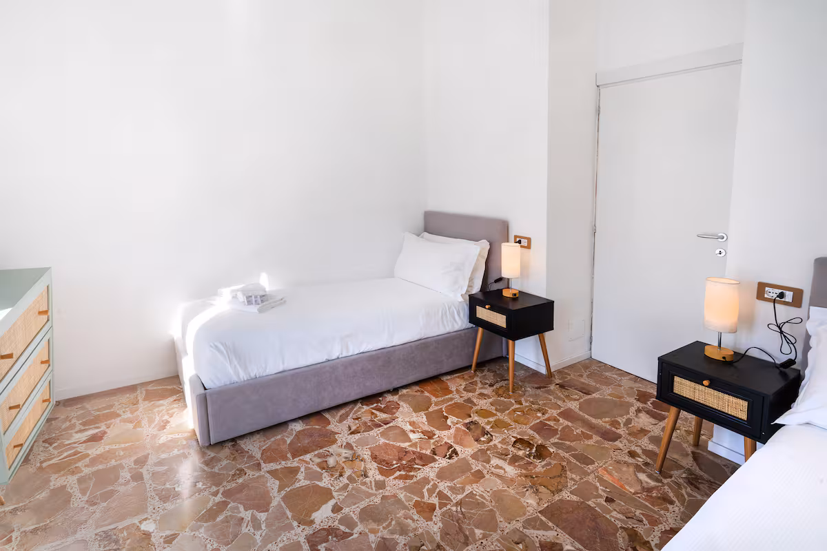 Villa Vittoria · Bedroom 2 · Photo 1